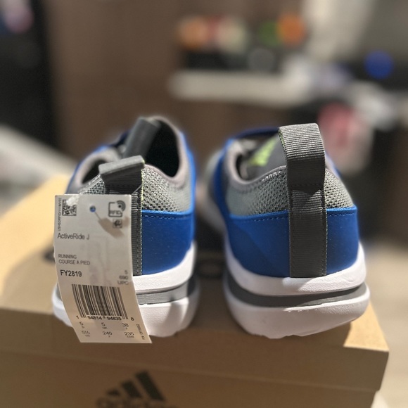 Boy’s Adidas ActiveRide J - Picture 4 of 9